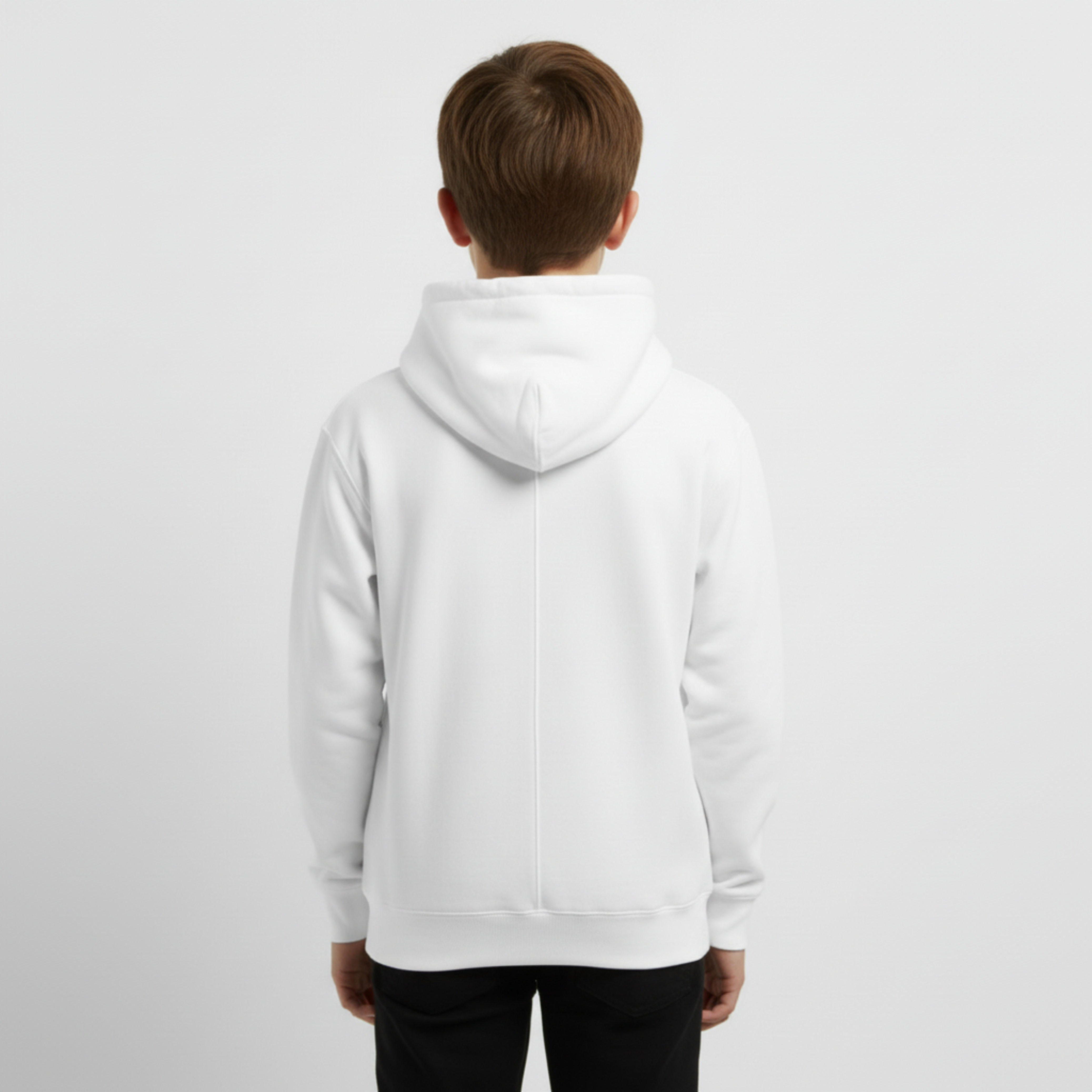 Person wearing a white hoodie on a plain background. Just Groom Me – Trimsalon Alphen aan den Rijn | Professional dog grooming & personalized pet apparel.