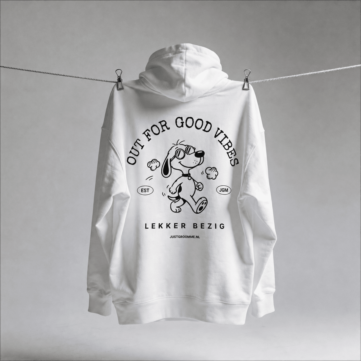 Out for Good Vibes hoodie achterkant gedragen — Just Groom Me ready design